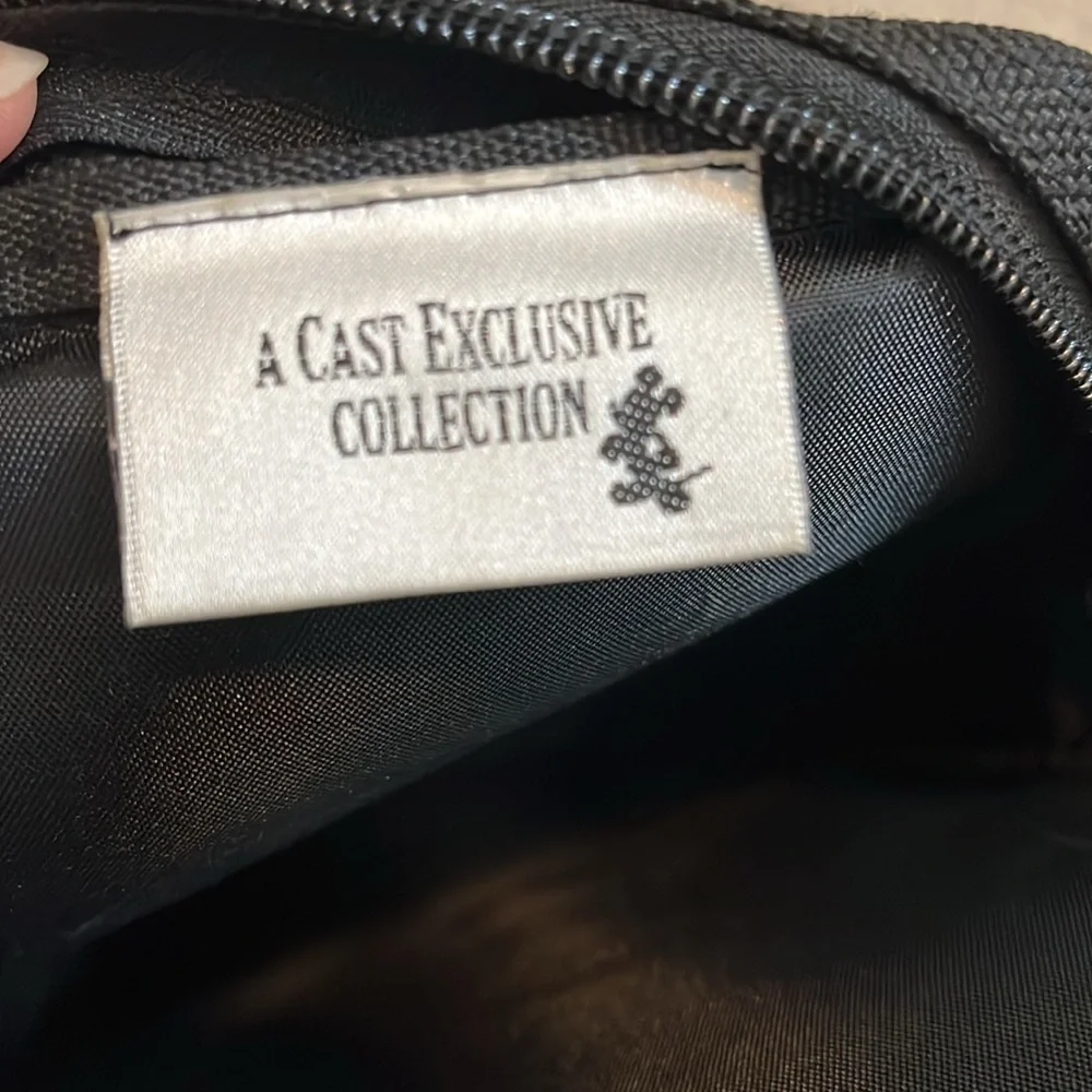 Disney Cast Exclusive Black Crossbody Tech Pouch – California Innovations